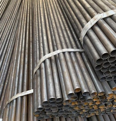 سیاہ لوہے کا پائپ